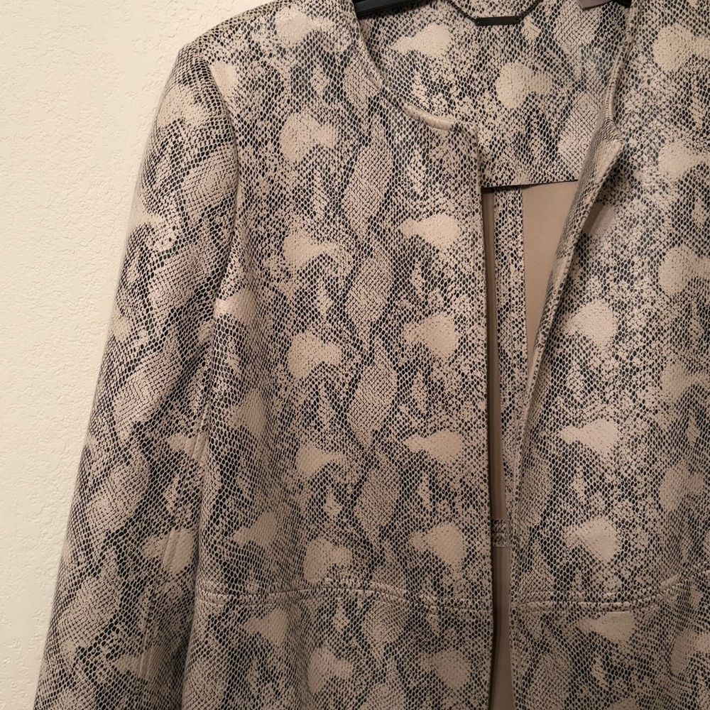 Chico's Elegant Women’s Faux Suede Snake Print Trench Coat/Blazer, Size 4/6